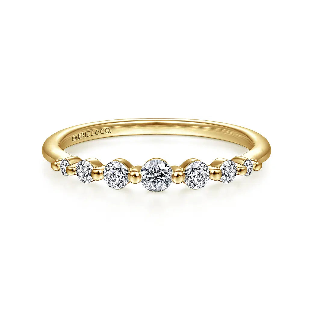 14K Yellow Gold Graduating Single Prong Diamond Band Ring | Gabriel & Co. | Luby