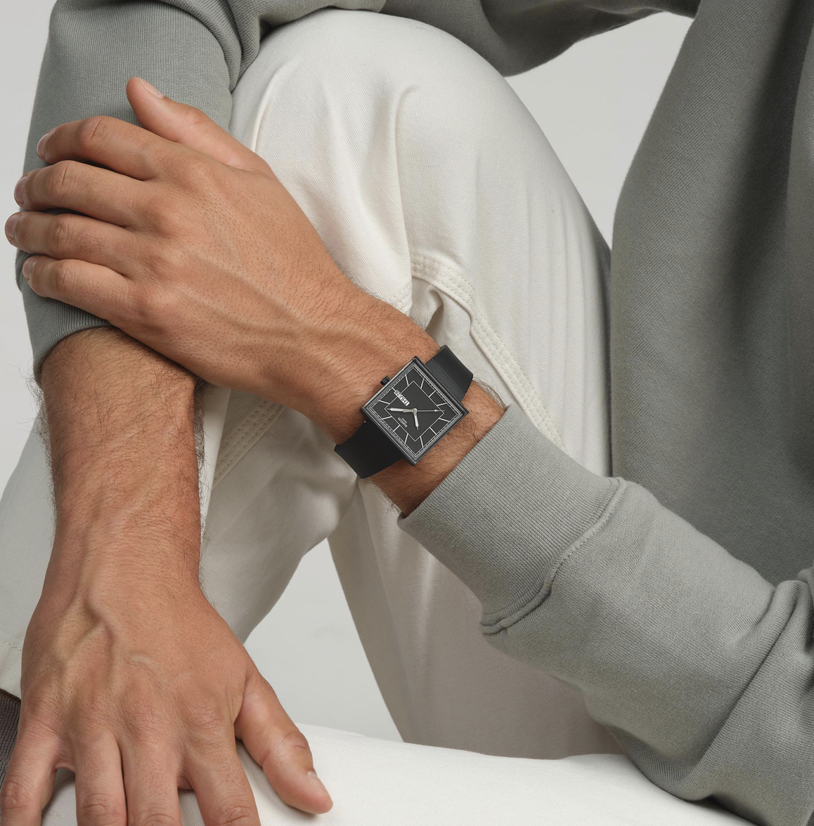 WHAT IF... BLACKAGAIN | Swatch | Luby