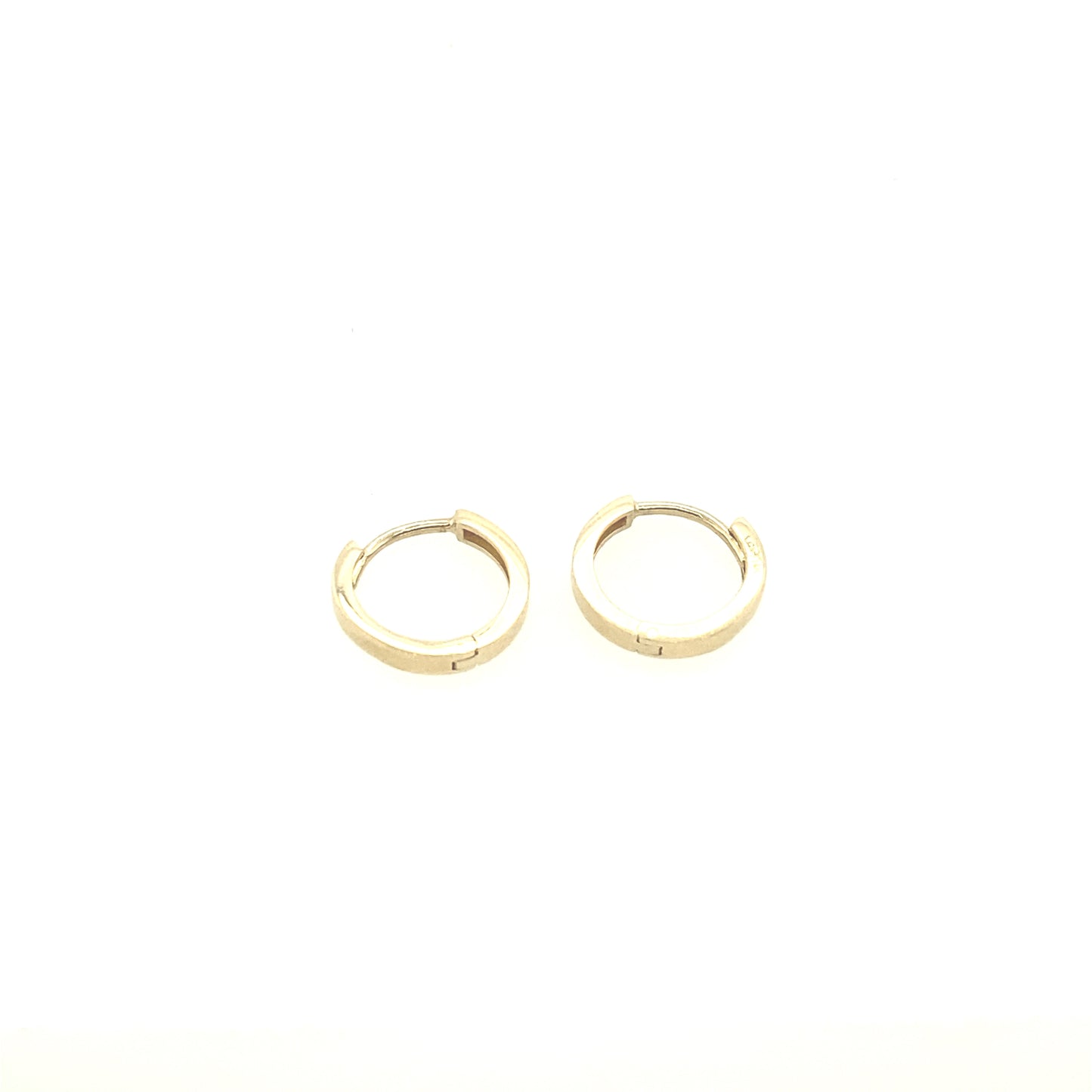 Small Flat Hoops Earrings | Luby Gold Collection | Luby