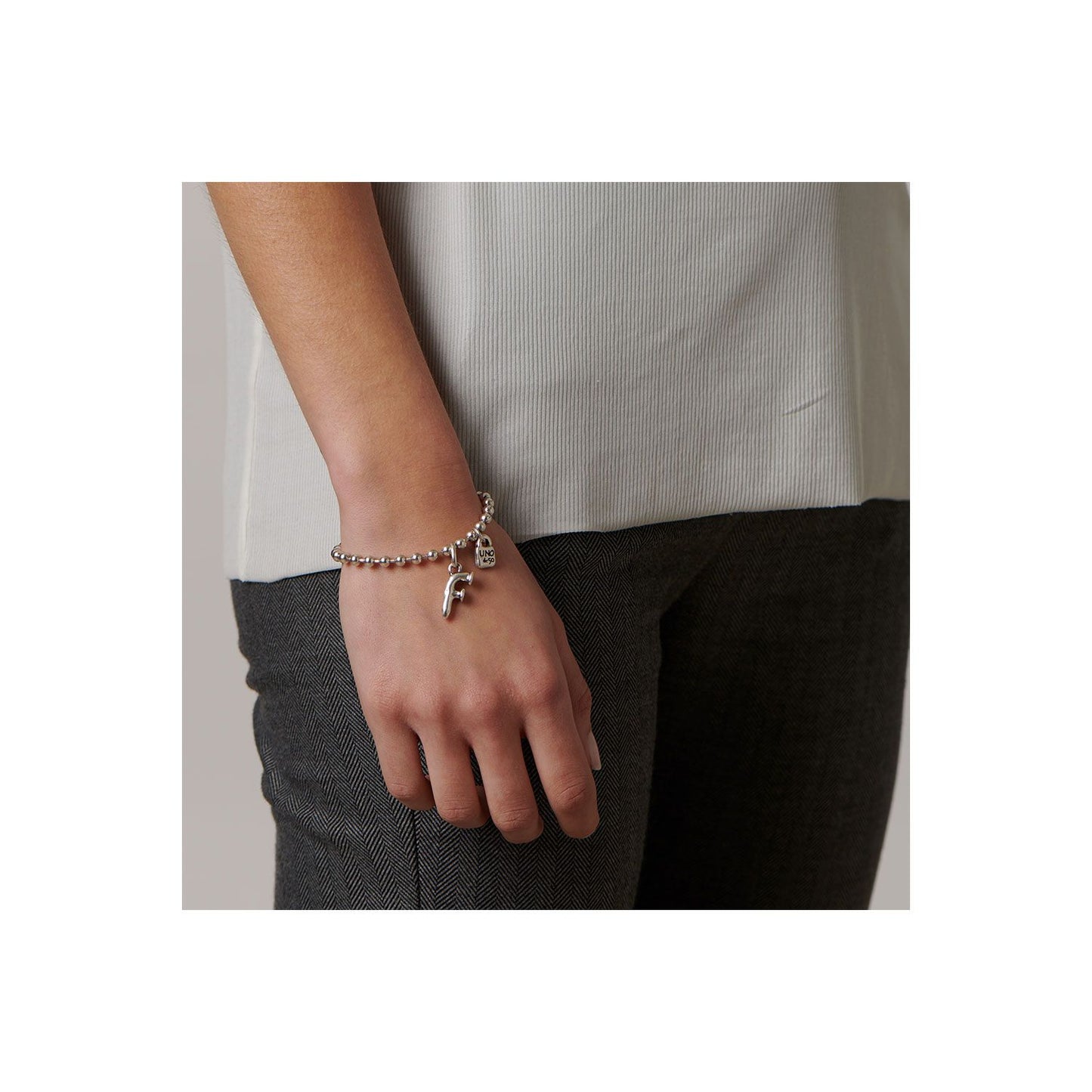 LETTER F | Uno de 50 | Luby