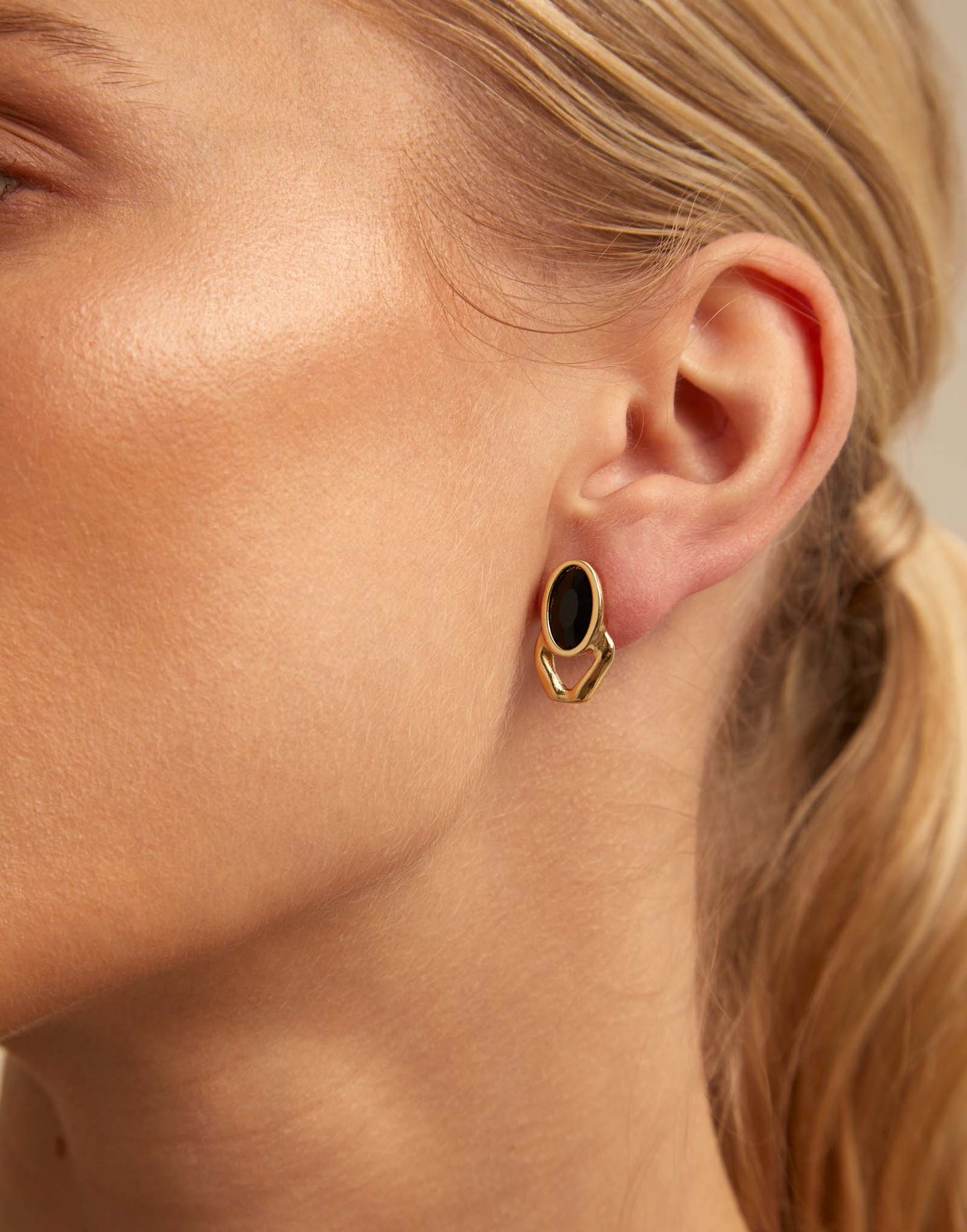 PENDIENTES THE QUEEN (Gold-Plated) | Uno de 50 | Luby