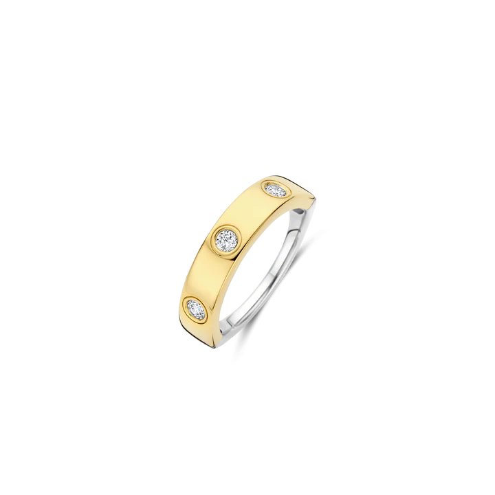 Classic Zirconia Ring