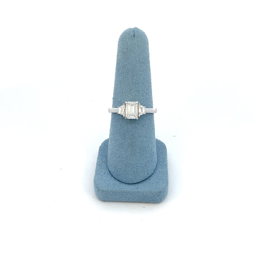 Smiling Rocks Lab Grown Diamond 3 Stone Ring (1.50ct)