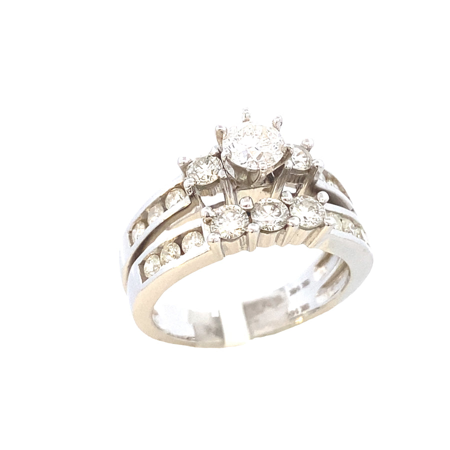 Juego de compromiso de oro blanco con canal de diamantes centrales de seis puntas de diamantes de 14 k