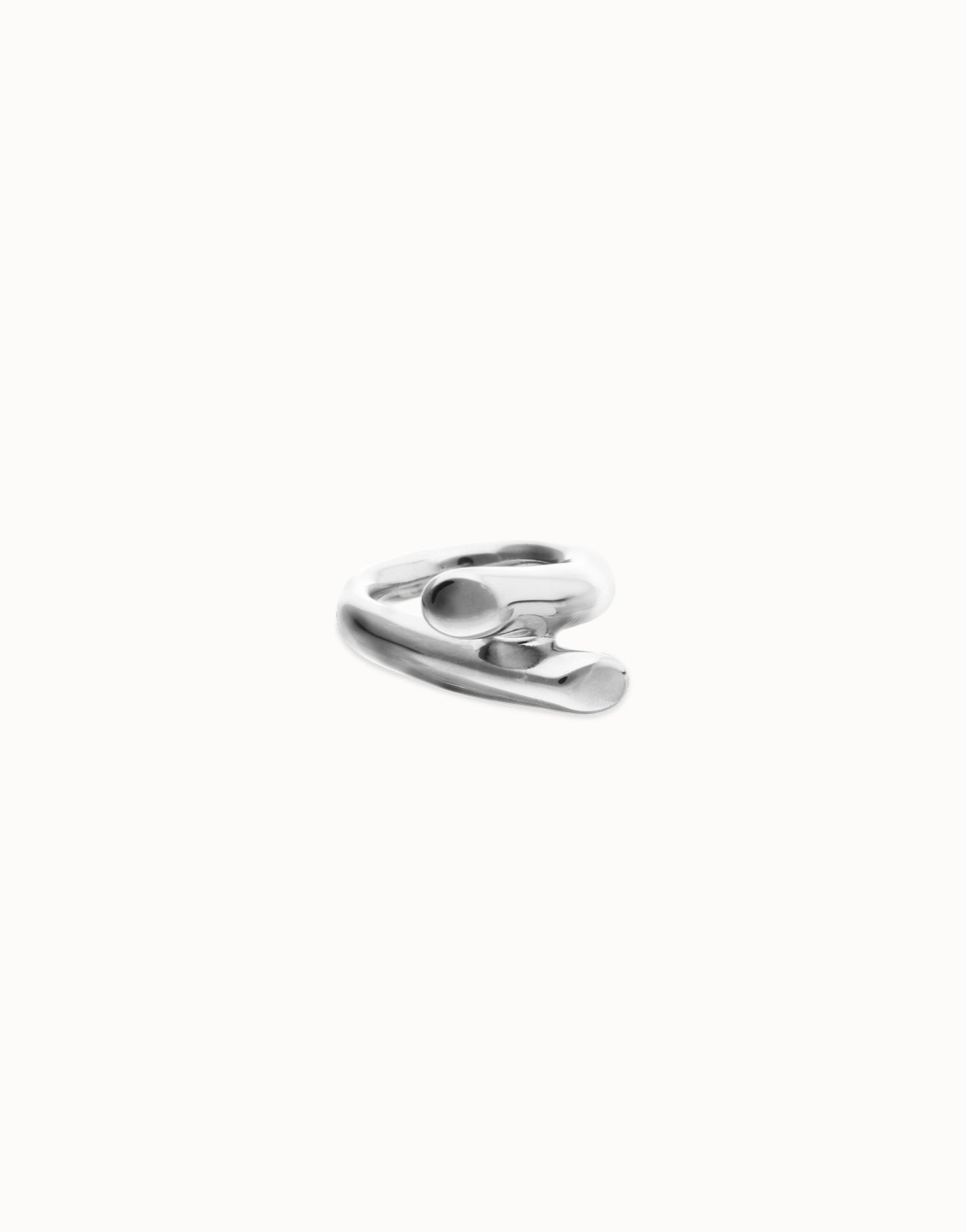 Ring with two intertwined organic forms | Uno de 50 | Luby 