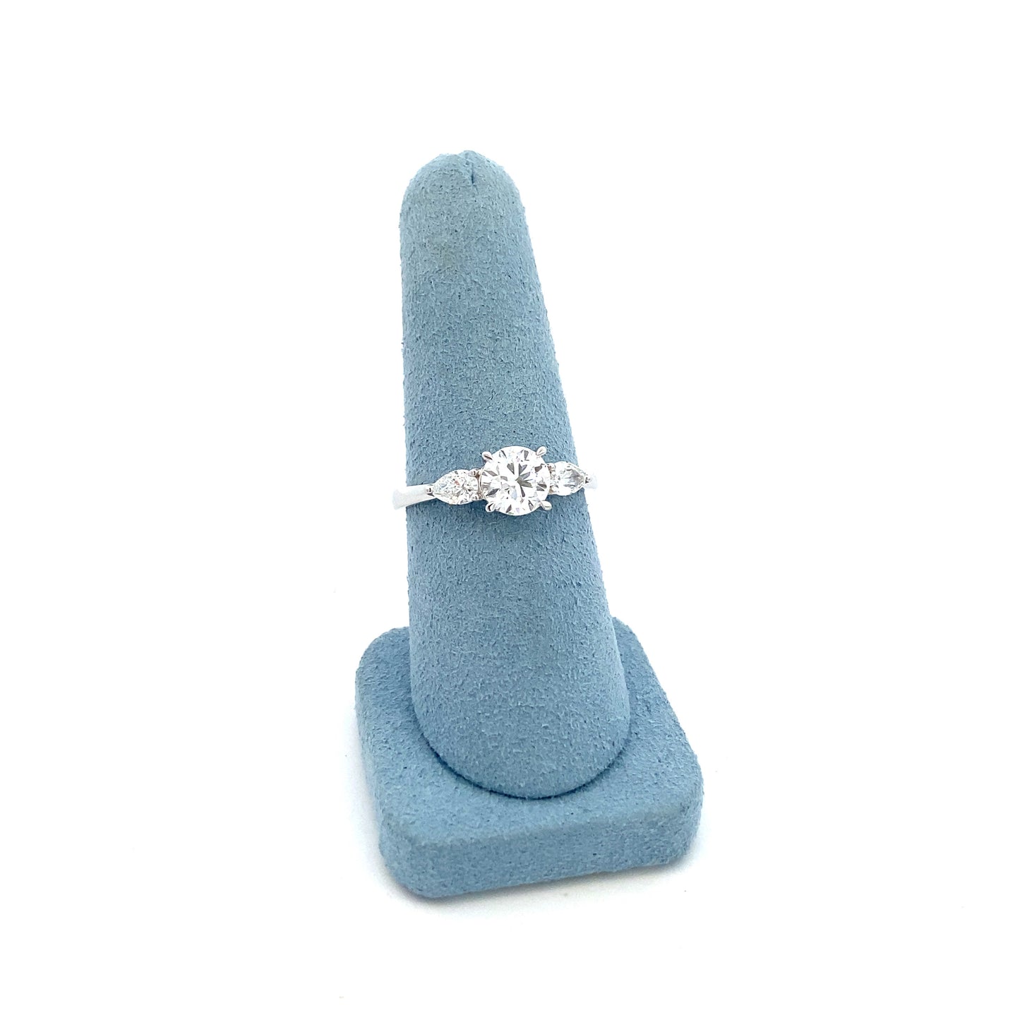 Smiling Rocks Lab Grown Diamond 3 Stone Ring (1.40ct) | Smiling Rocks | Luby 