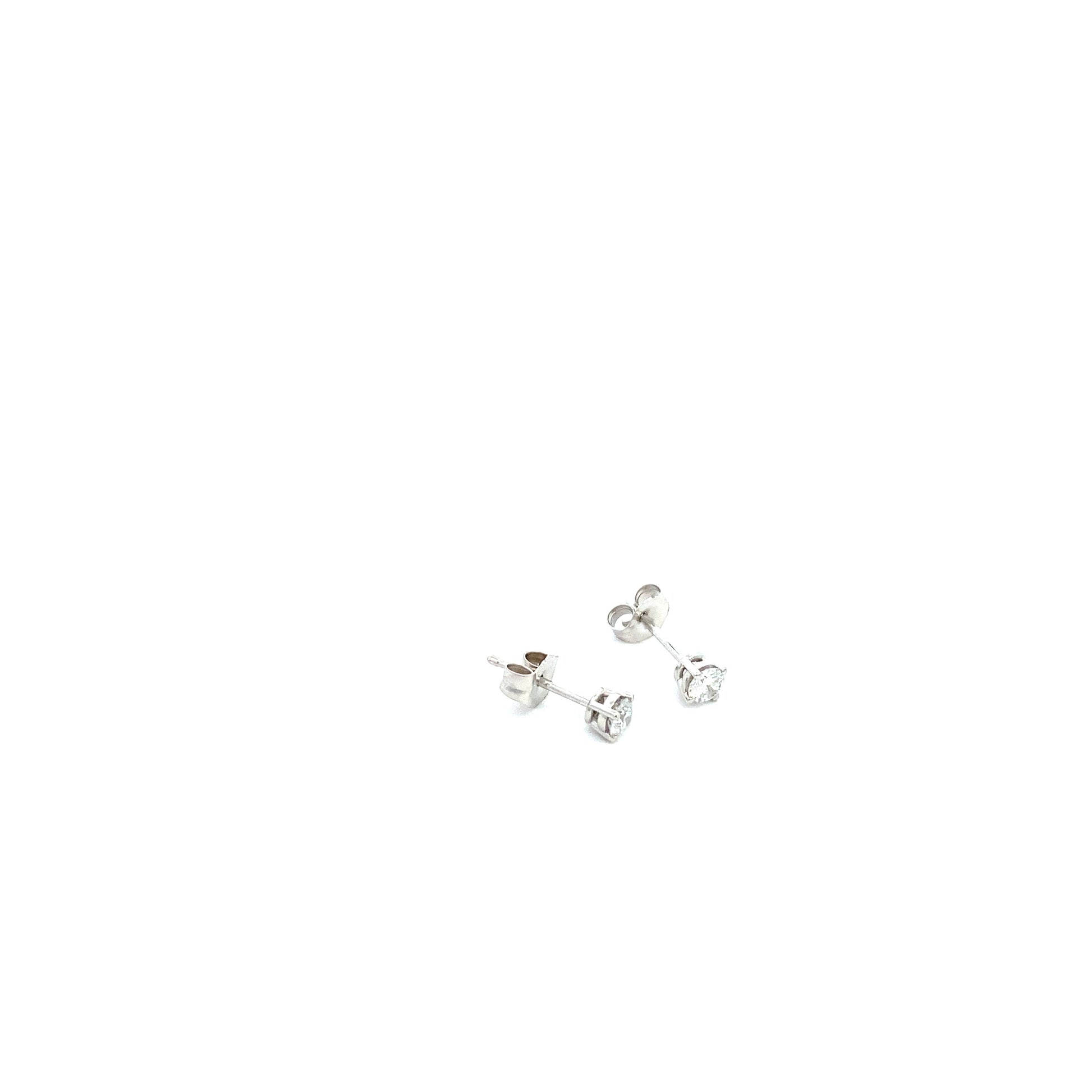 Smiling Rocks Essential 0.25ct Solitaire Earrings | Smiling Rocks | Luby 