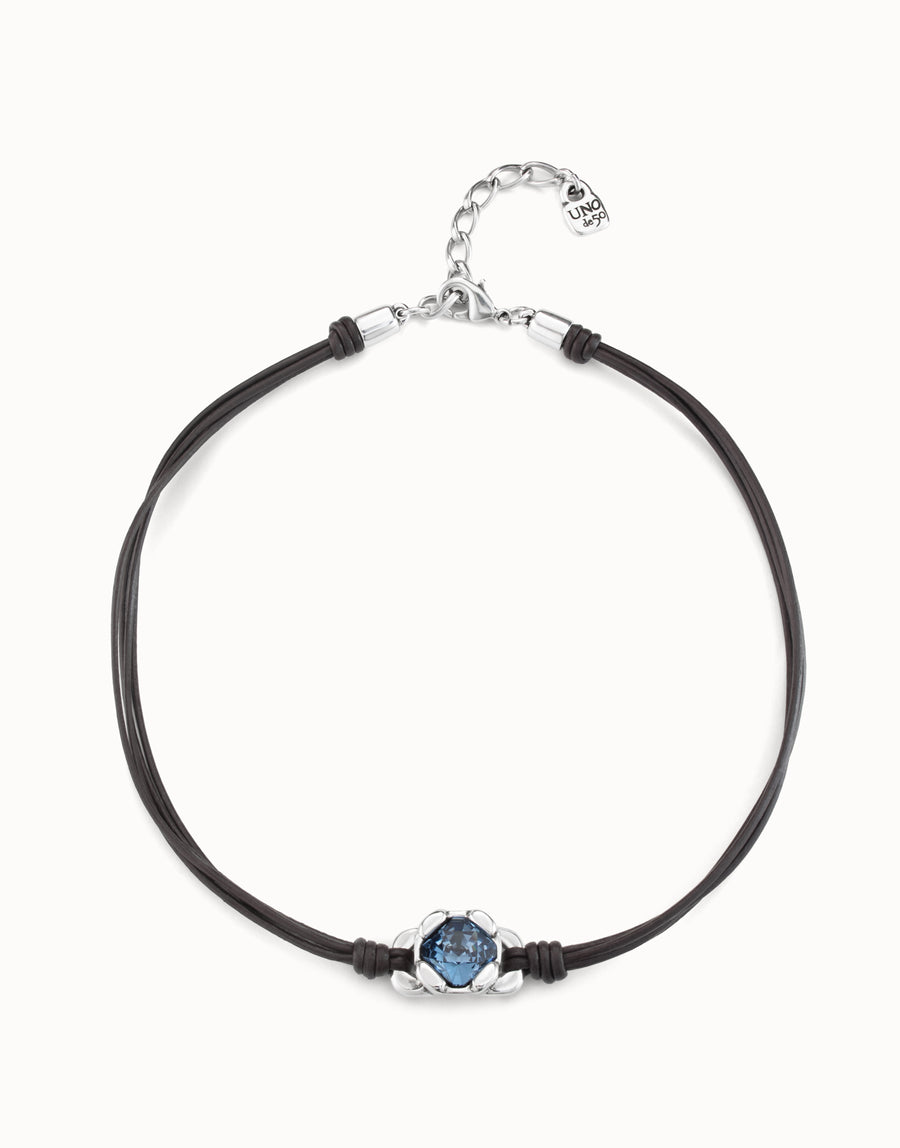 Collar Eyeful