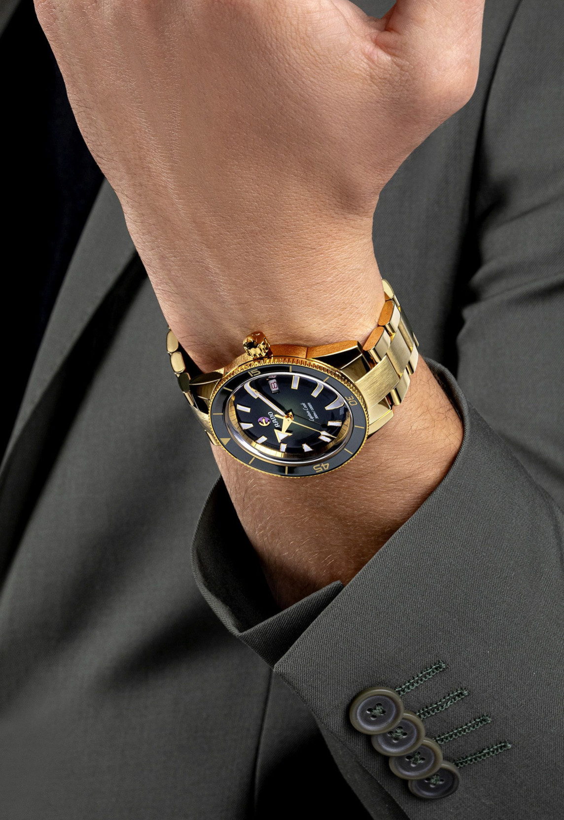 Captain Cook Automatic Gold | Rado | Luby 