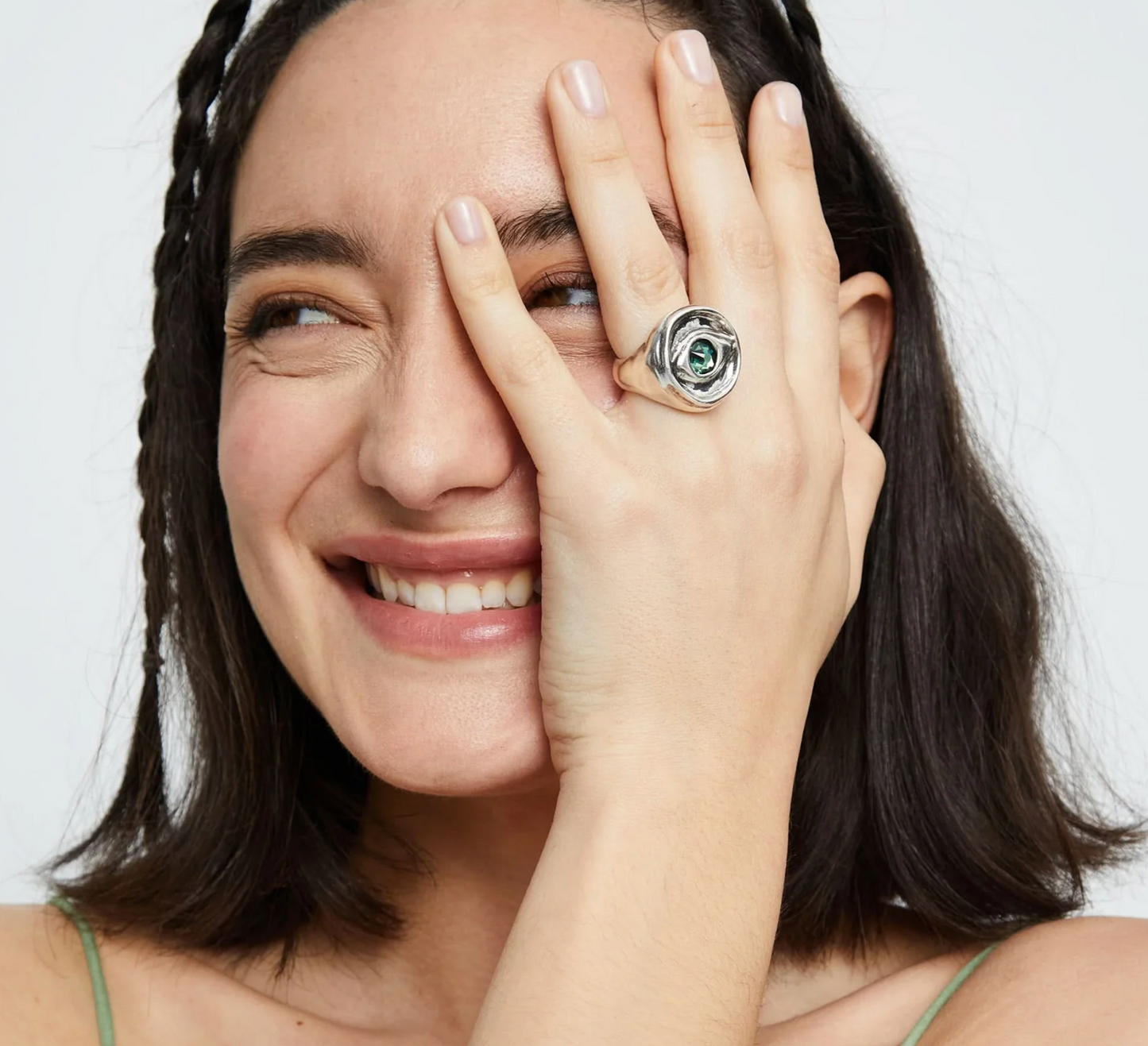 Metal Alloy Signet Plated Sterling Silver Eye Green Crystal Ring | Uno de 50 | Luby 