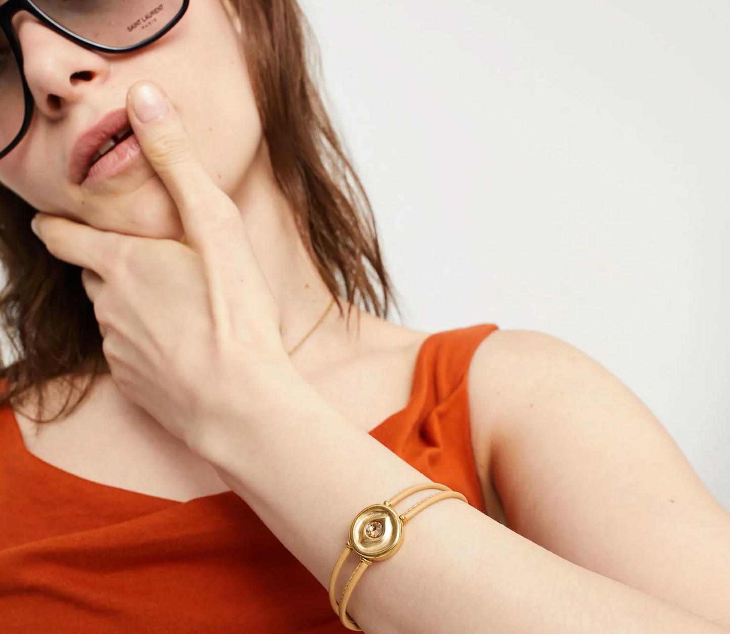 Double Cream Leather Metal Alloy Eye Detail Pleated Gold 18K Crystal Bracelet | Uno de 50 | Luby 