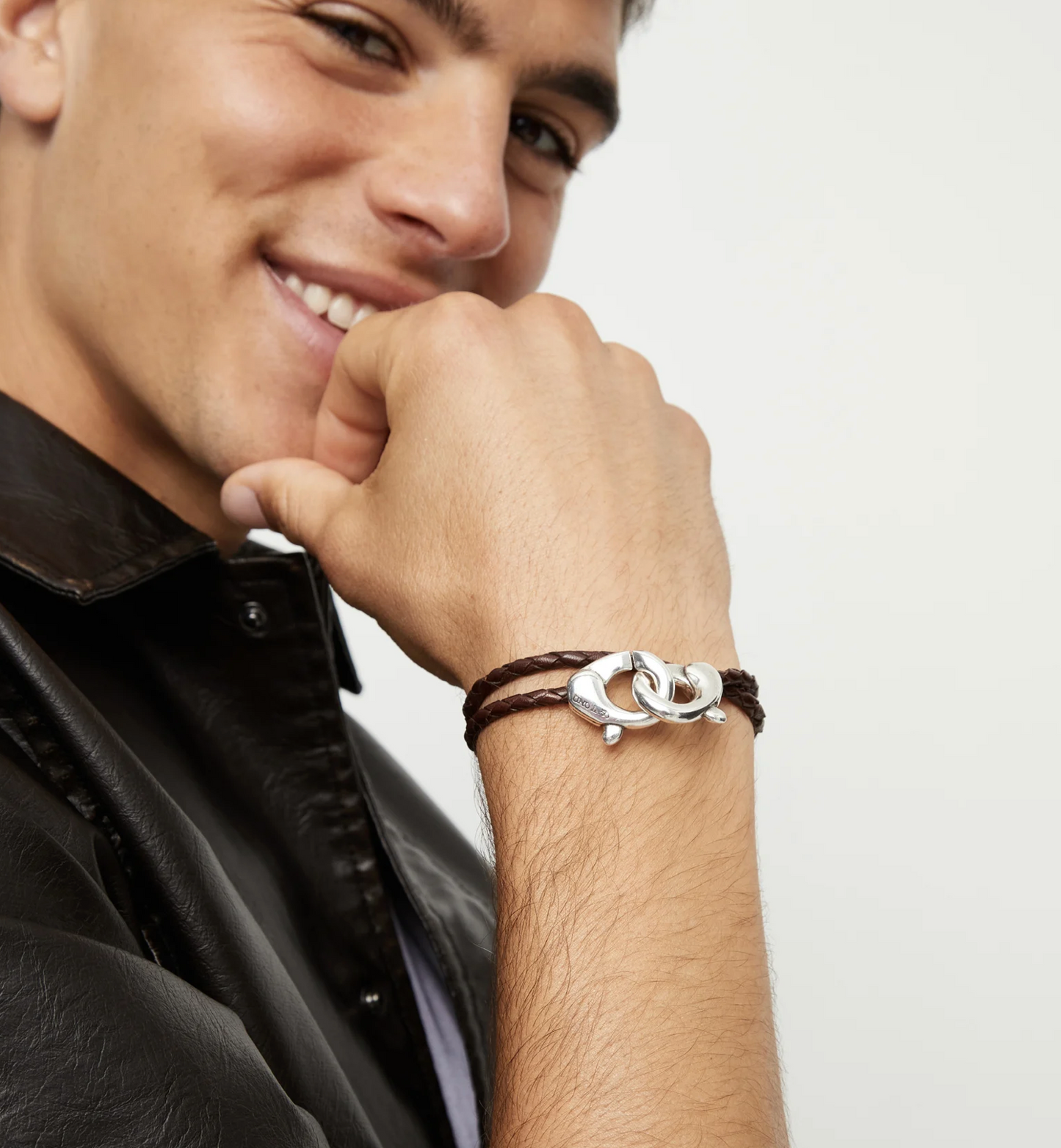 Double brown leather bracelet with interlocking carabiner