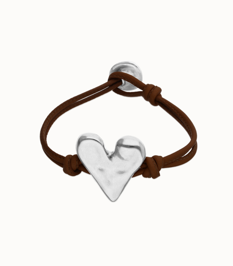 Brown leather bracelet with heart detail