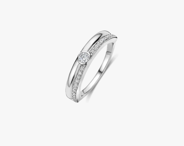 Classic Contrast Zirconia Ring Silver