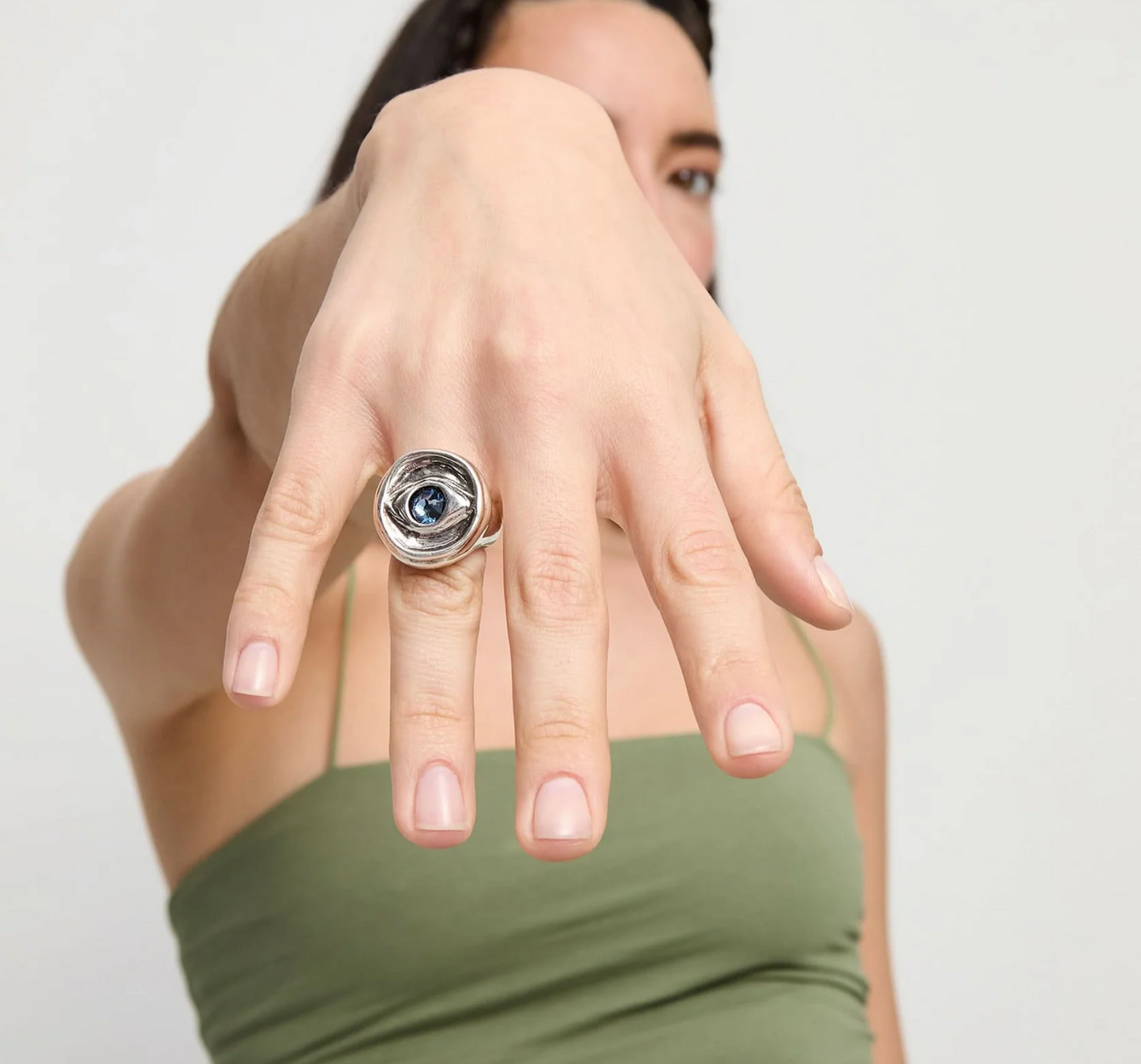 Metal Alloy Plated Sterling Silver Eye Blue Faceted Crystal Ring | Uno de 50 | Luby 