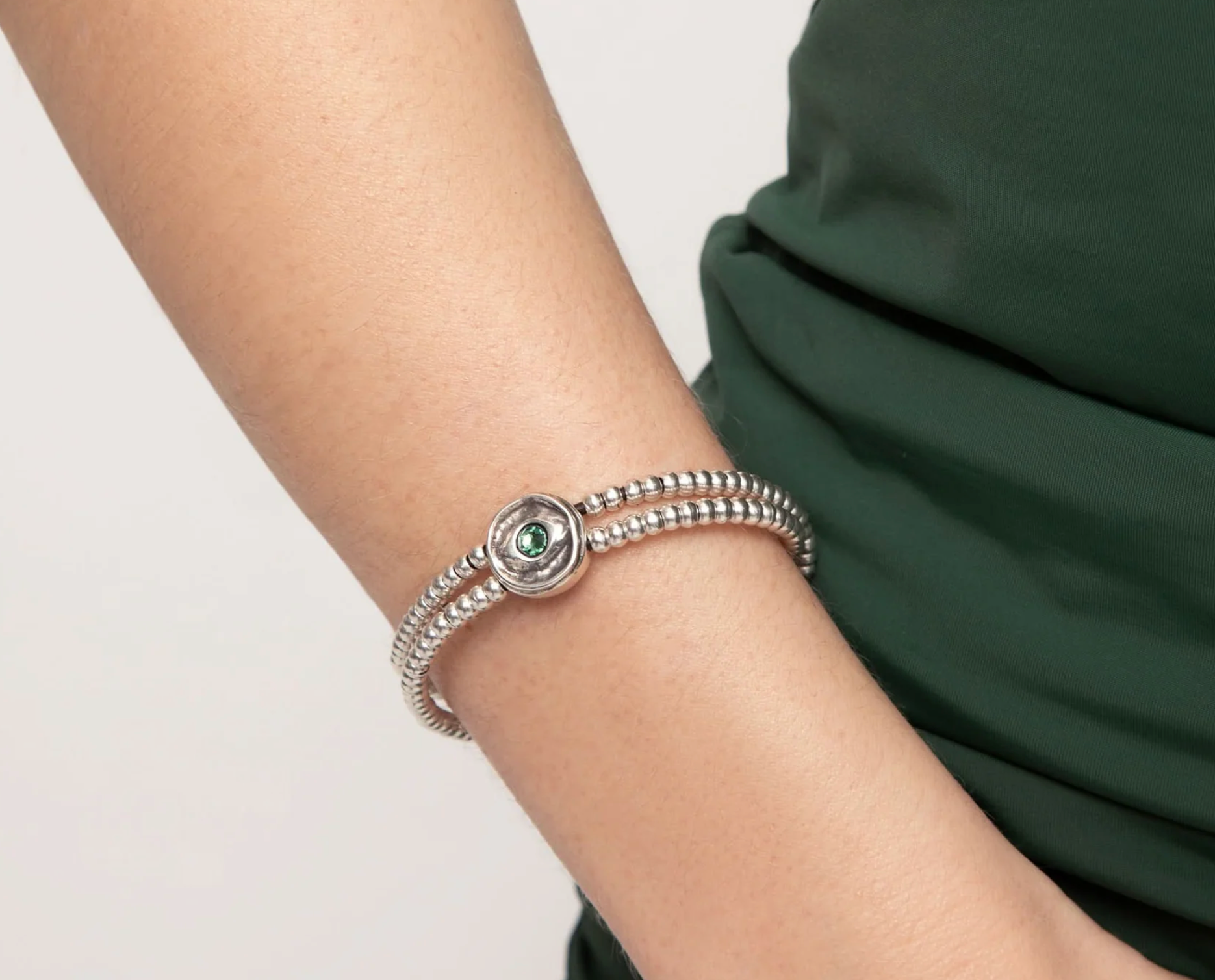 Metal Aloy Double Beaded Sterling Silver Eye Detail Green Faceted Crystal Bracelet | Uno de 50 | Luby 