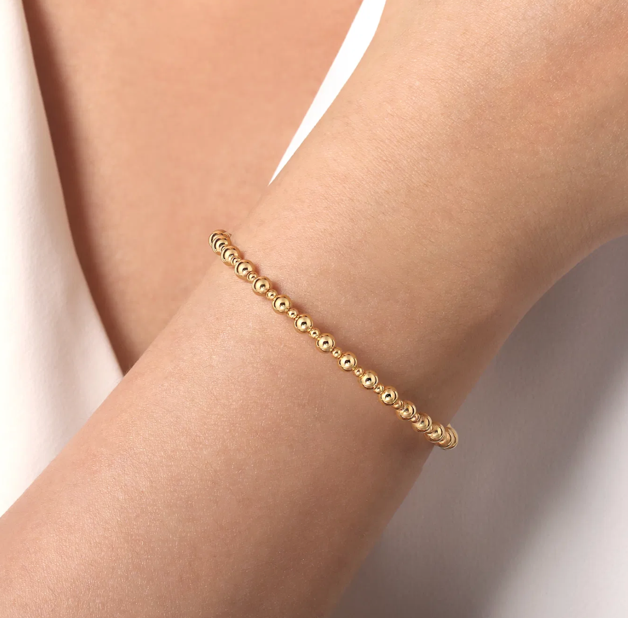 14K Yellow Gold Bujukan Open Bangle