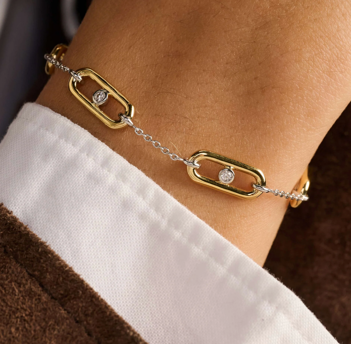 Open Link Bracelet with Round Zirconia