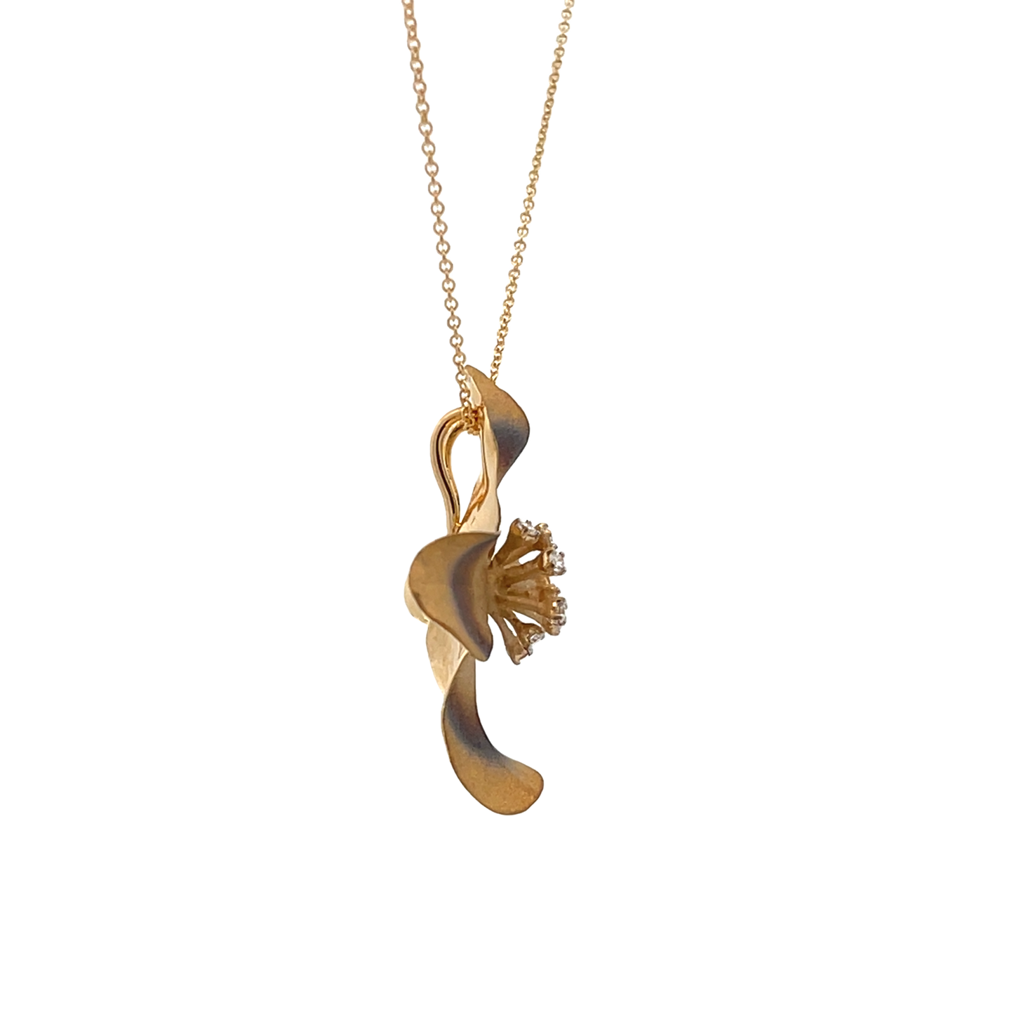 Flower Pendant In 18K Gold With Diamonds