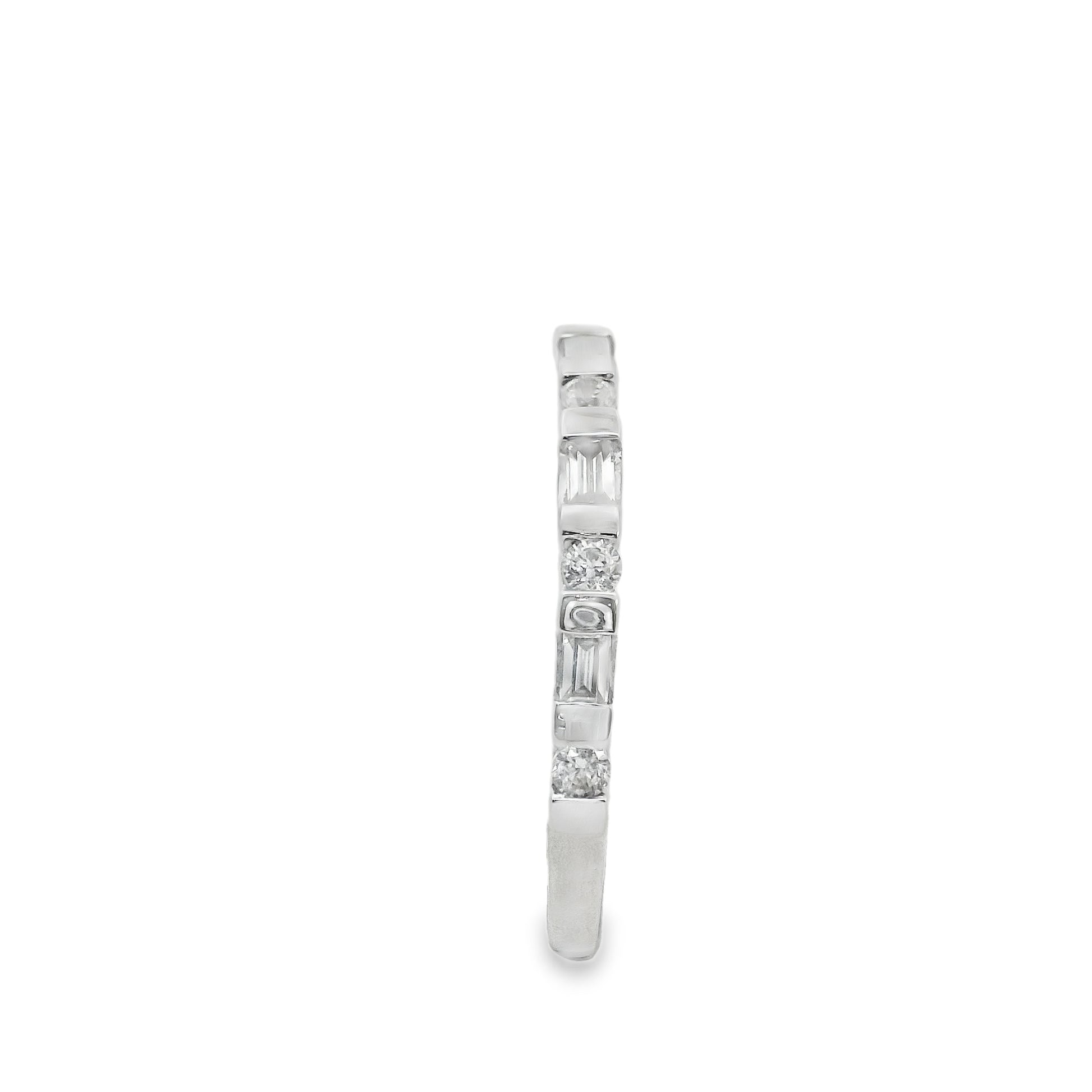Suspiria Wedding Band 925  Baguette and Round Cut | Suspiria | Luby 