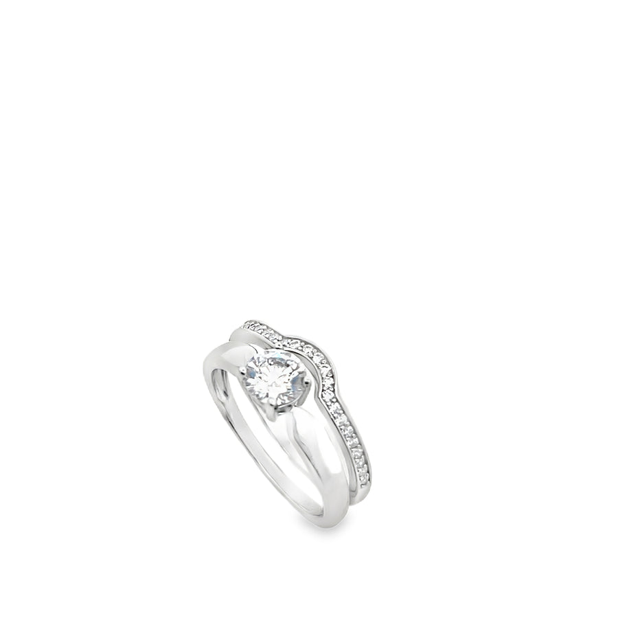 Suspiria Round Cut Wedding Ring