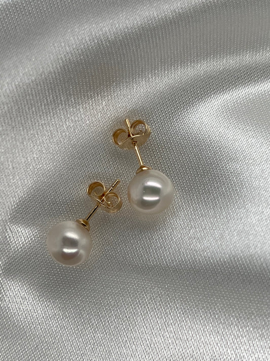 14K Gold Stud Earrings with Freshwater Pearl | Luby Gold Collection | Luby 