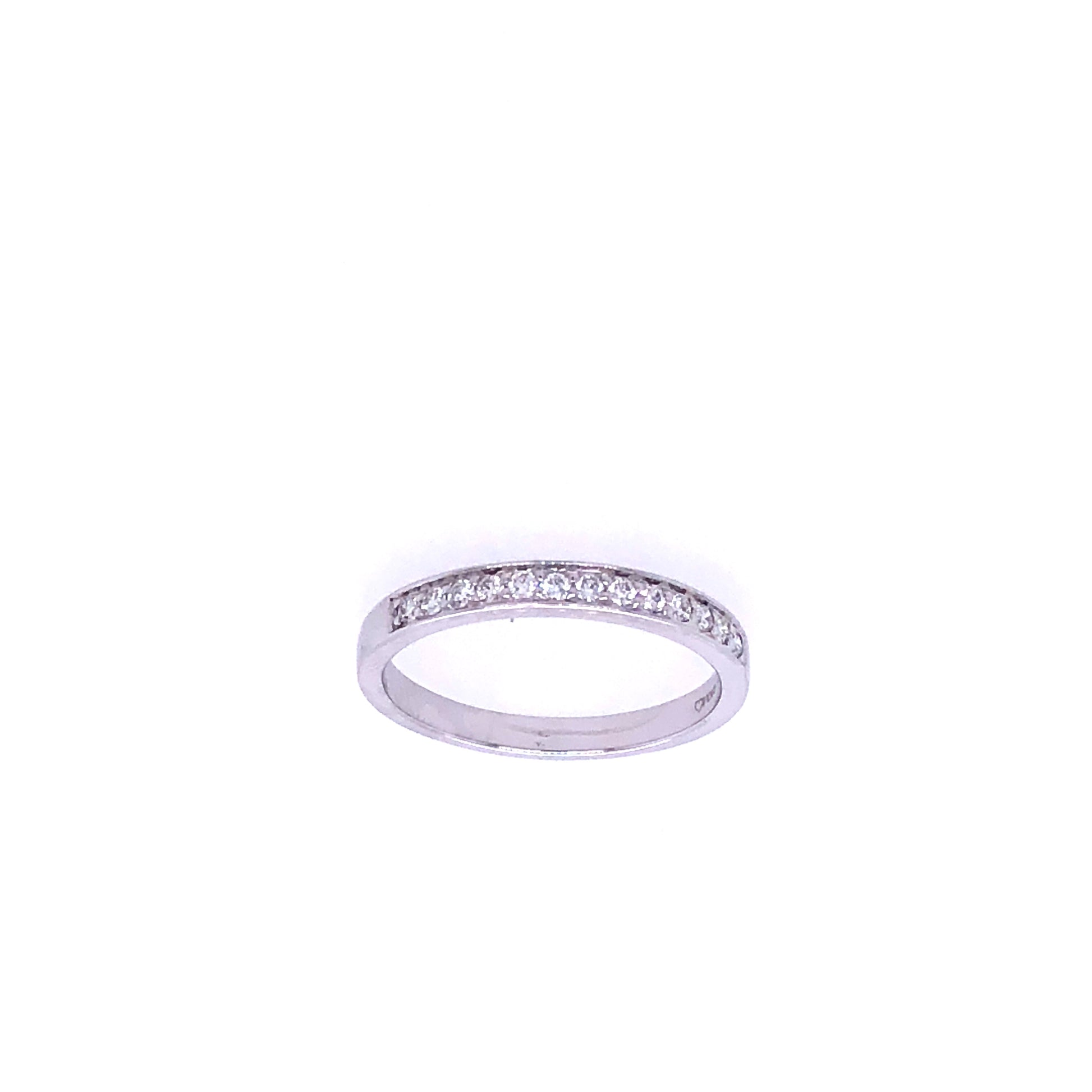 18k White Gold 0.15cts Cupid Cut Diamonds Wedding Band | Luby Diamond Collection | Luby 