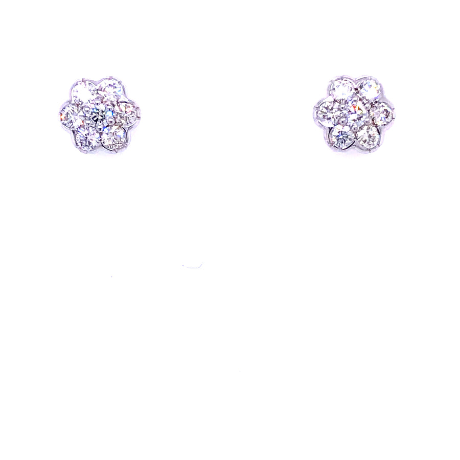 Aretes de oro blanco con diamantes talla cupido de 0,50 quilates en forma de flor de 18 quilates