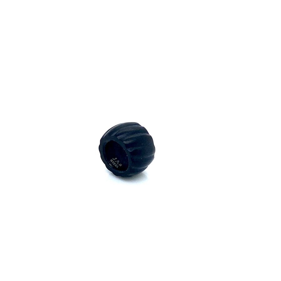 Eslabón de acero con patrón ondulado azul