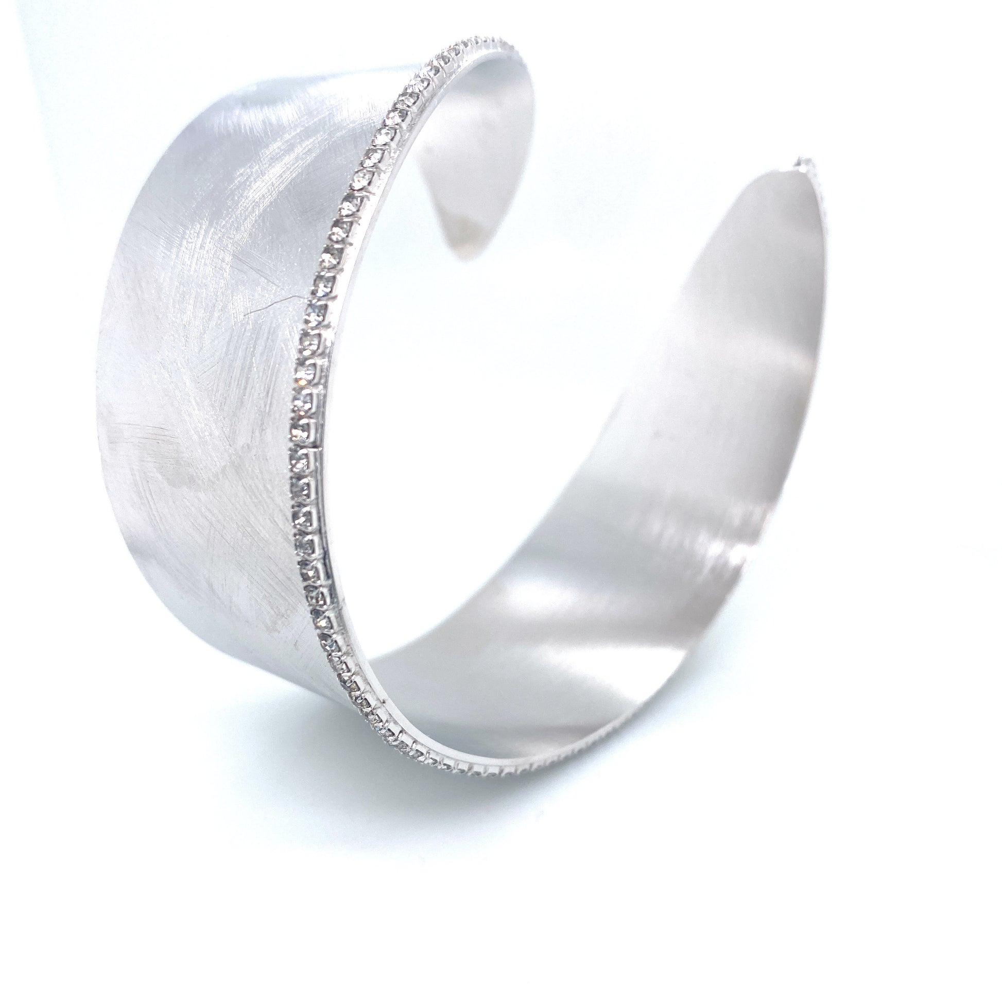 New Moon Matte Curved Brass Bangle | Stroili Oro | Luby 