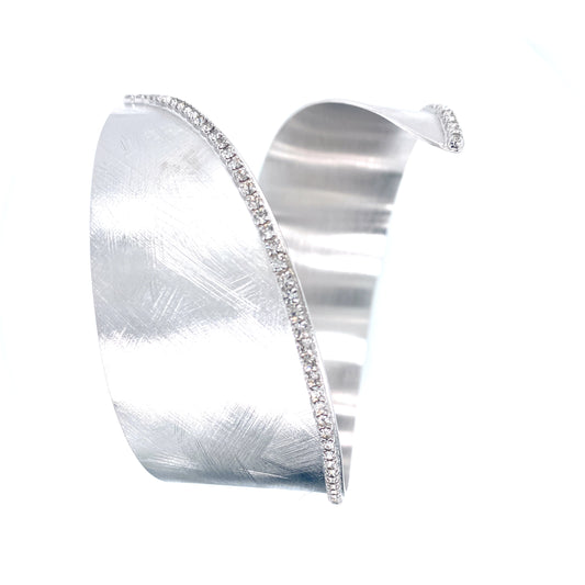 New Moon Matte Curved Brass Bangle | Stroili Oro | Luby 