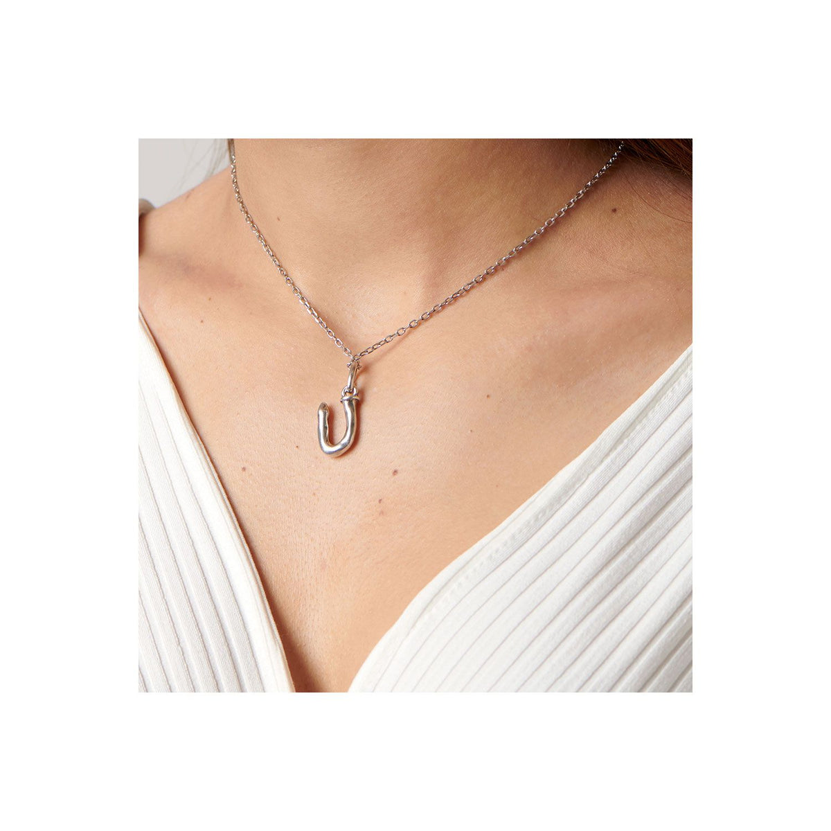 LETTER U | Uno de 50 | Luby 