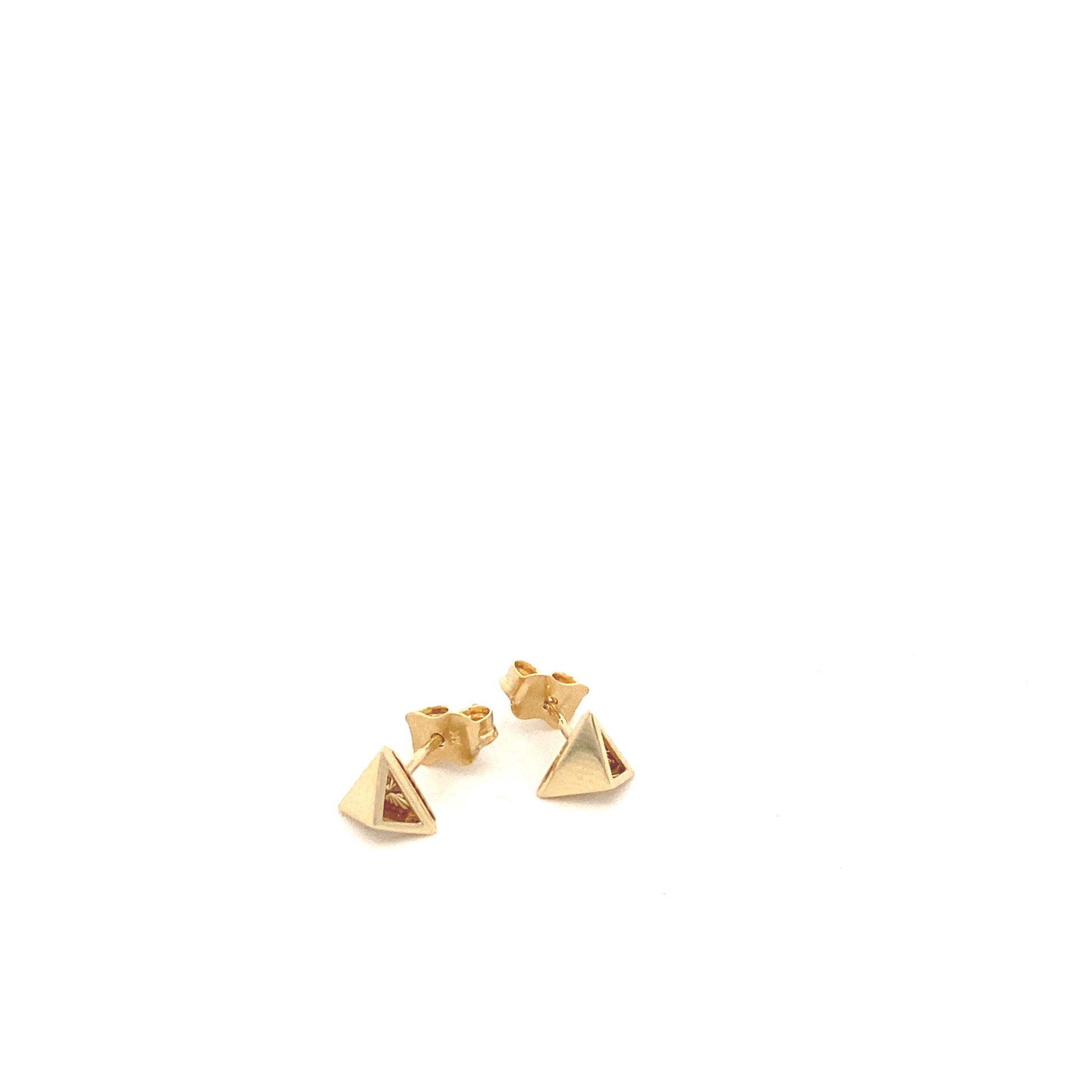 14K Gold Triangle Stud Earring | Luby Gold Collection | Luby 