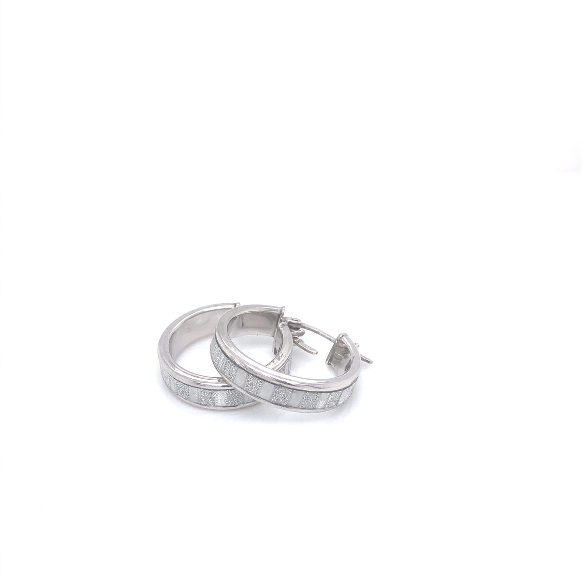 Glitter Stripes Sterling Silver Hoop Earrings | Luby Silver Collection | Luby 