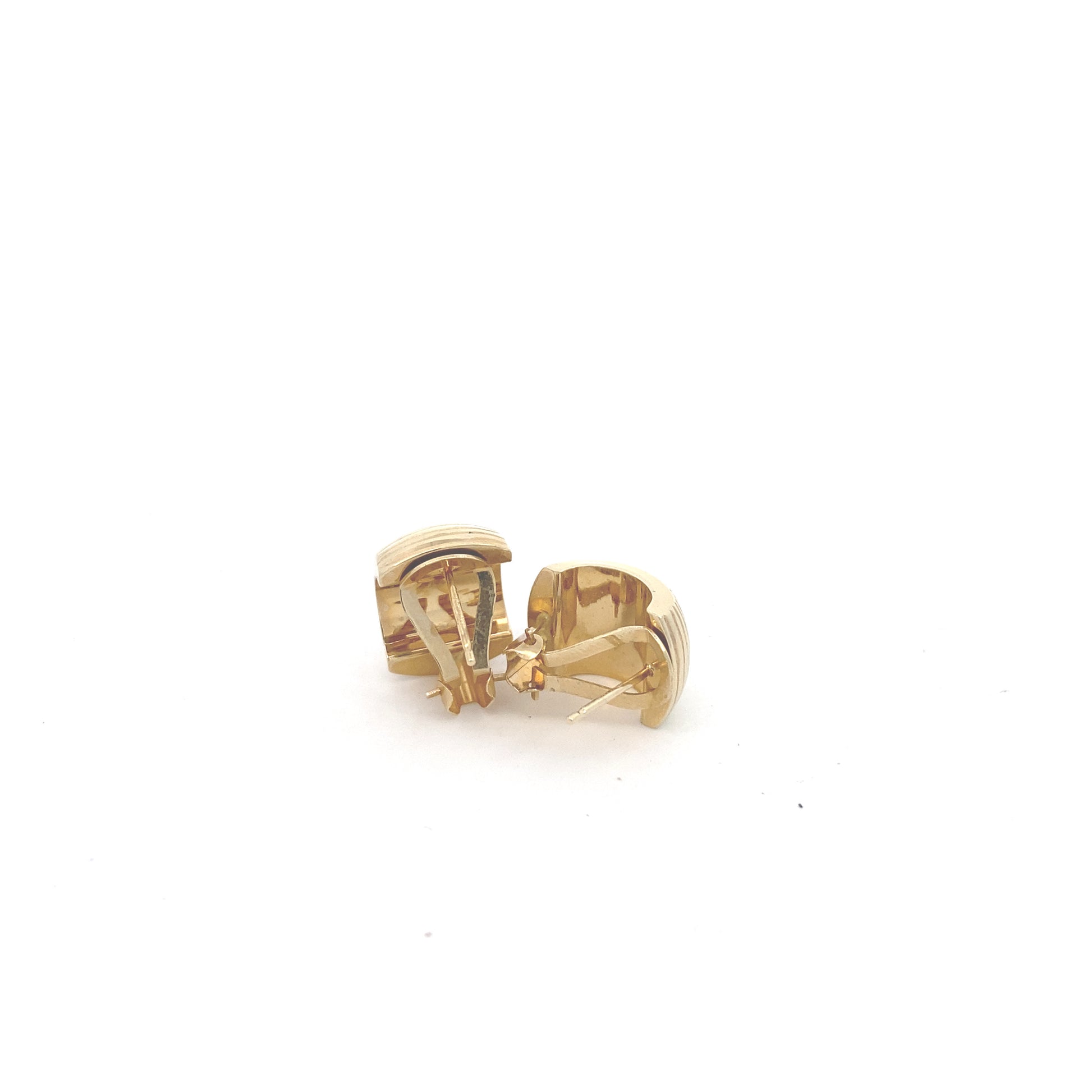 14K Gold Lines Huggies Earrings | Luby Gold Collection | Luby 