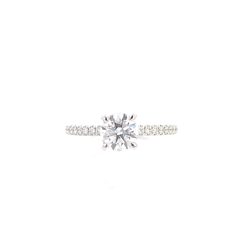 Anillo de compromiso con solitario de diamante cultivado en laboratorio de 14 quilates