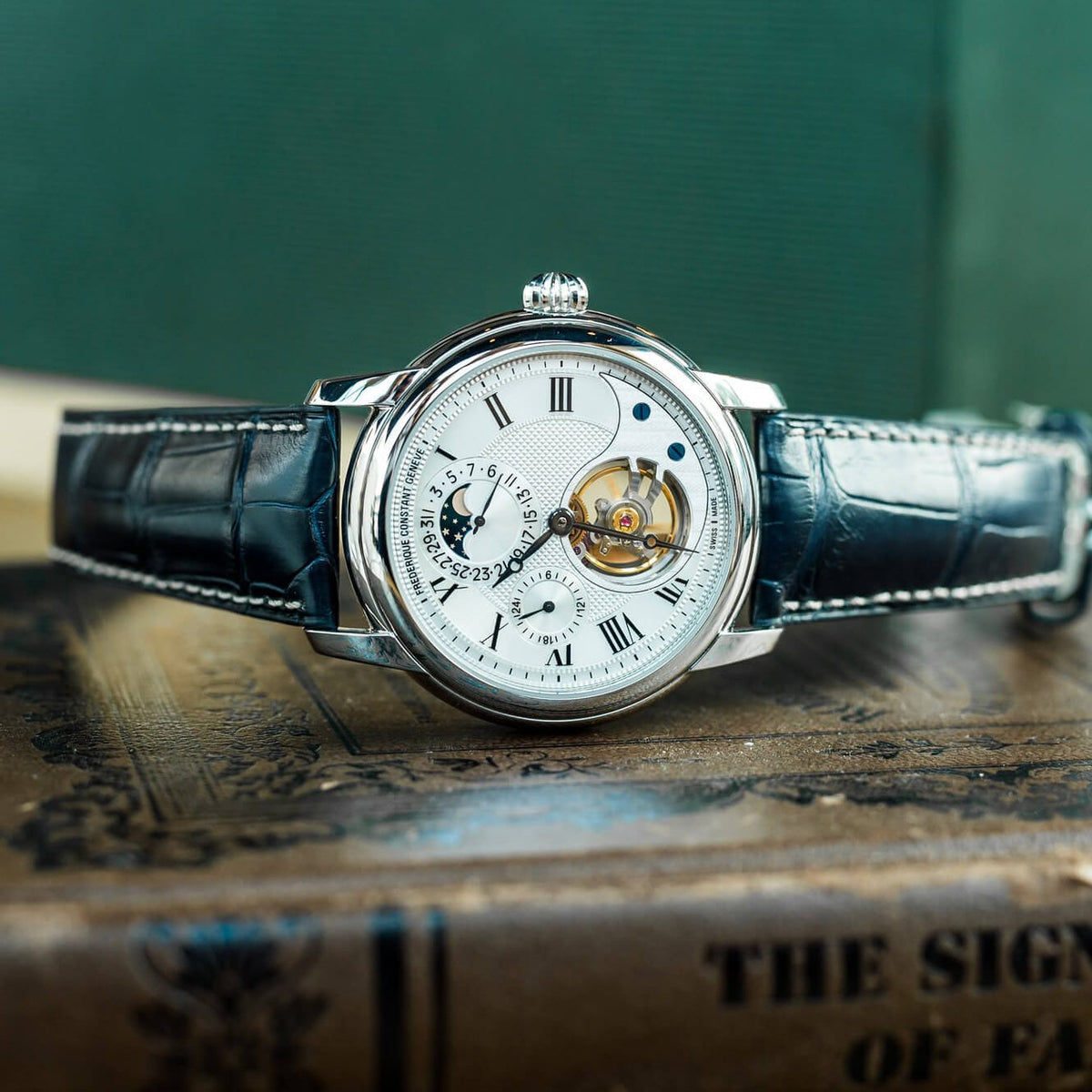 Classics Heartbeat Manufacture (White) | Frederique Constant | Luby 