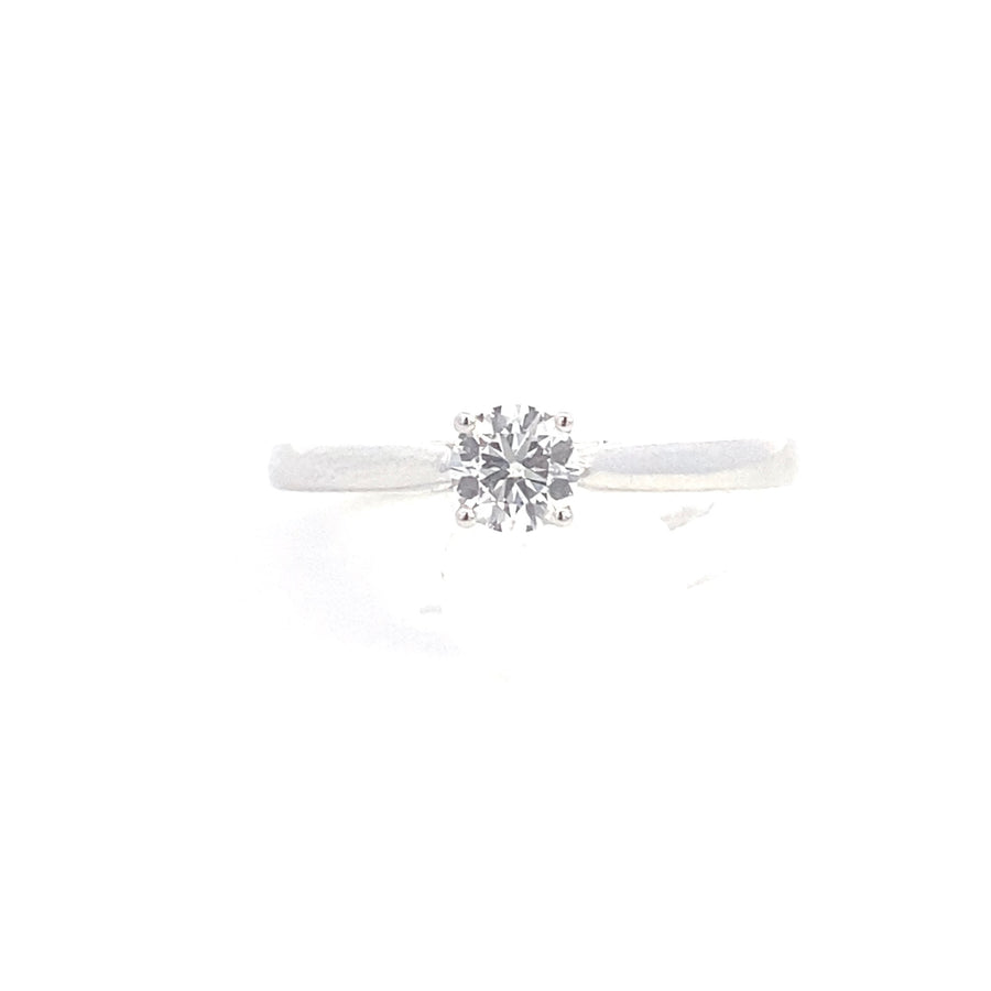 Anillo de compromiso con solitario de diamante cultivado en laboratorio de 14 quilates