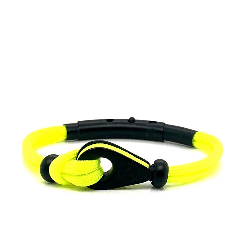 Pulsera de cordón doble amarillo neón con polea negra y cuentas (amarillo/negro)