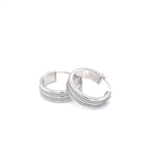 Double Glitter Stripes Sterling Silver Medium Hoop Earrings | Luby Silver Collection | Luby 