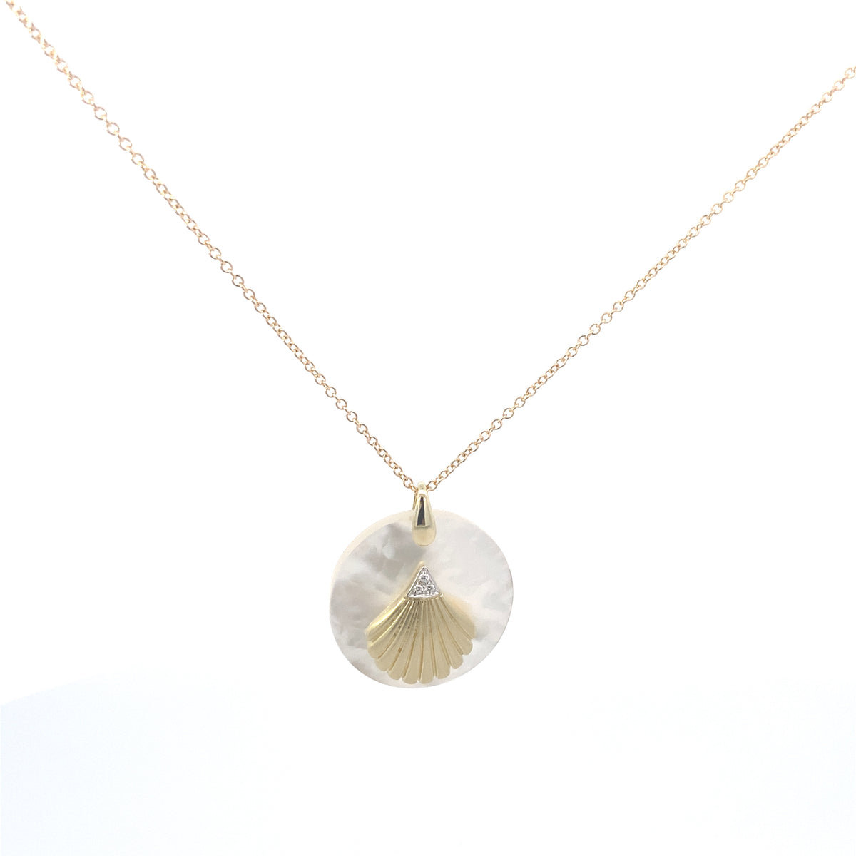 Mother of Pearl Amulette Pendant | Zeghani | Luby 
