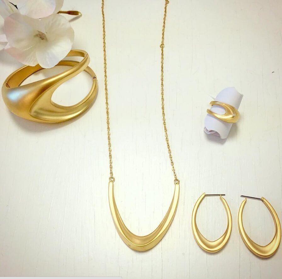 SHADE NECKLACE GOLD | Calvin Klein | Luby 