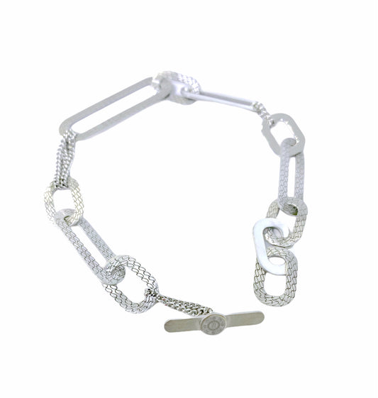 Embrace Bracelet | PNG68 Designed by Franco Pianegonda | Luby 