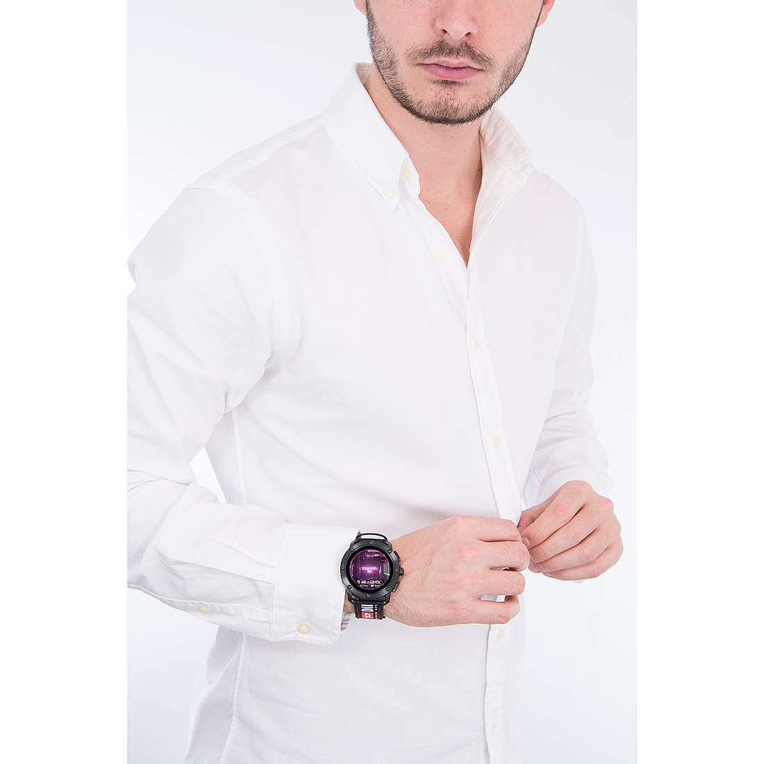 AXIAL SMARTWATCH BLACK NYLON | Diesel | Luby 