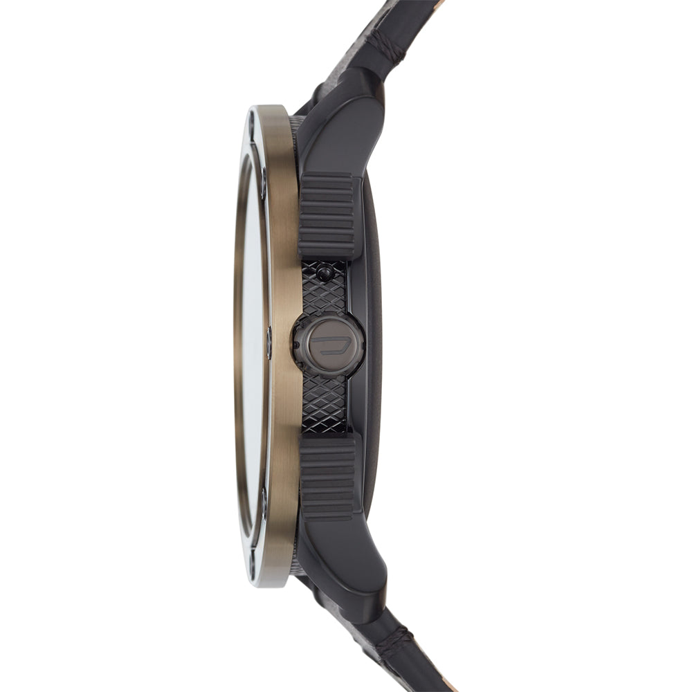 AXIAL SMARTWATCH BLACK/GOLD LEATHER | Diesel | Luby 