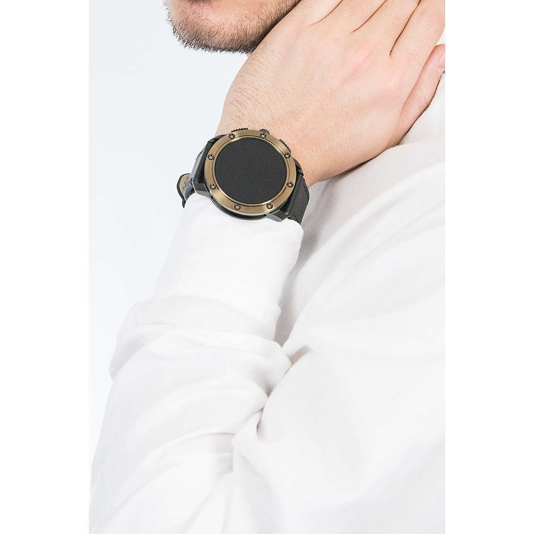 AXIAL SMARTWATCH BLACK/GOLD LEATHER | Diesel | Luby 