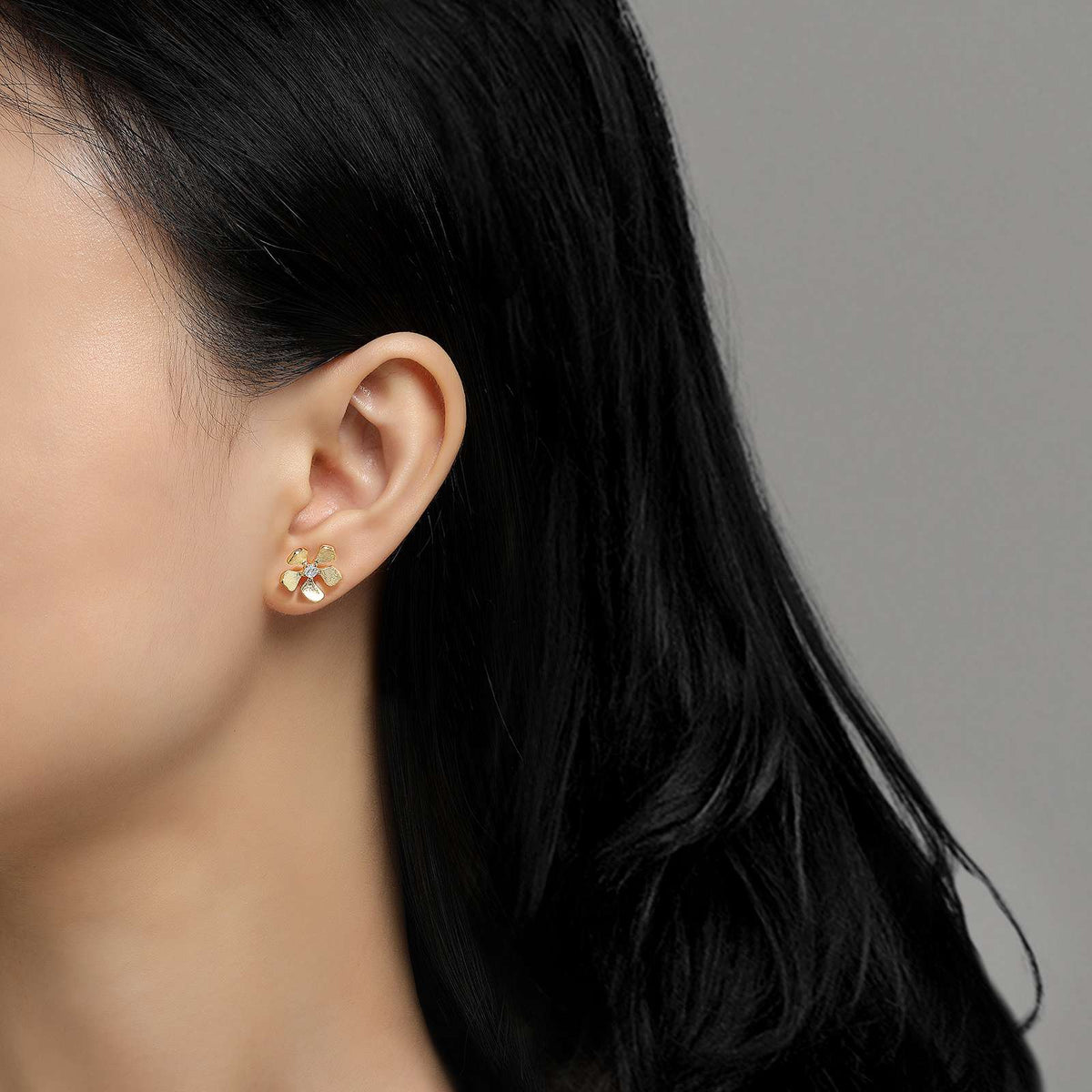 Flower Stud Earrings | Lafonn | Luby 