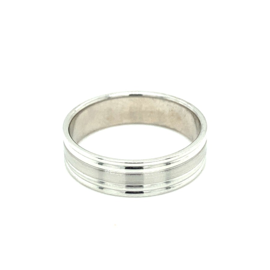 Alianza de oro blanco de 14 quilates