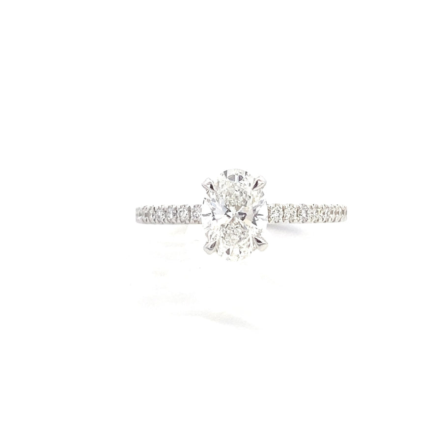 Anillo de compromiso con solitario de diamante cultivado en laboratorio de 14 quilates