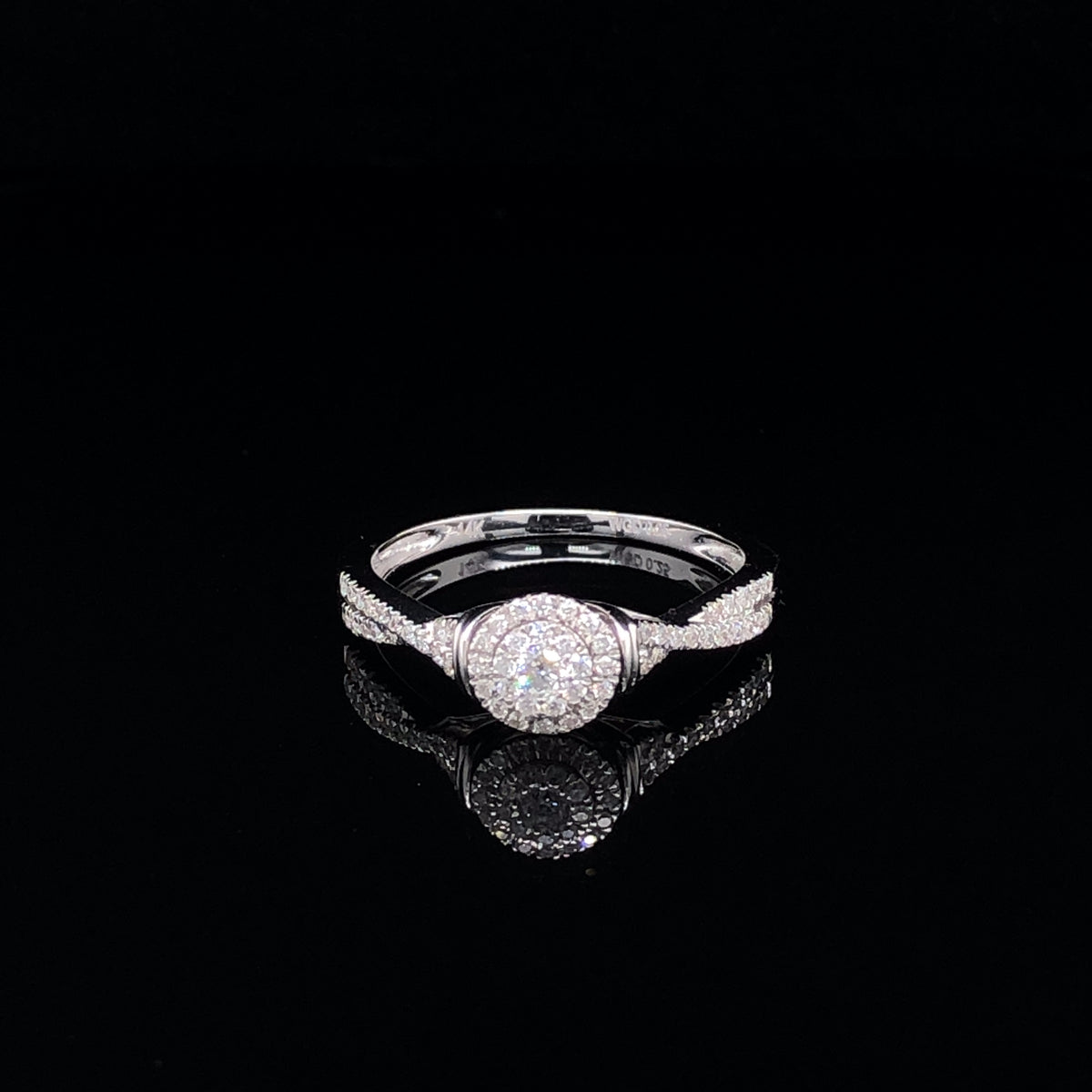 14k Diamond Round-Shaped Twist White Gold Engagement Rings | Luby Diamond Collection | Luby 